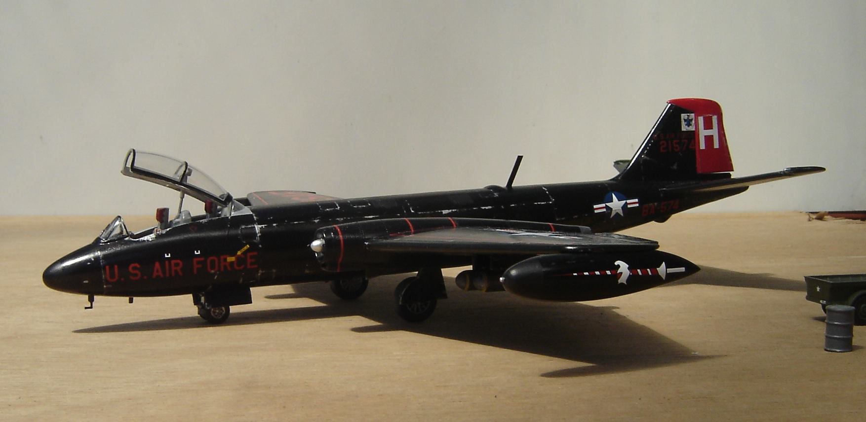 B-57B 52-1574/H of the 71st BS, 38th BW Laon Air Base in France, 1957. Kit is by Airfix in 1/72nd scale.